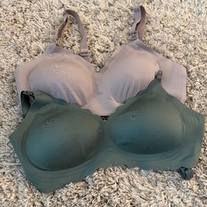 2 Momcozy nursing bras size XL